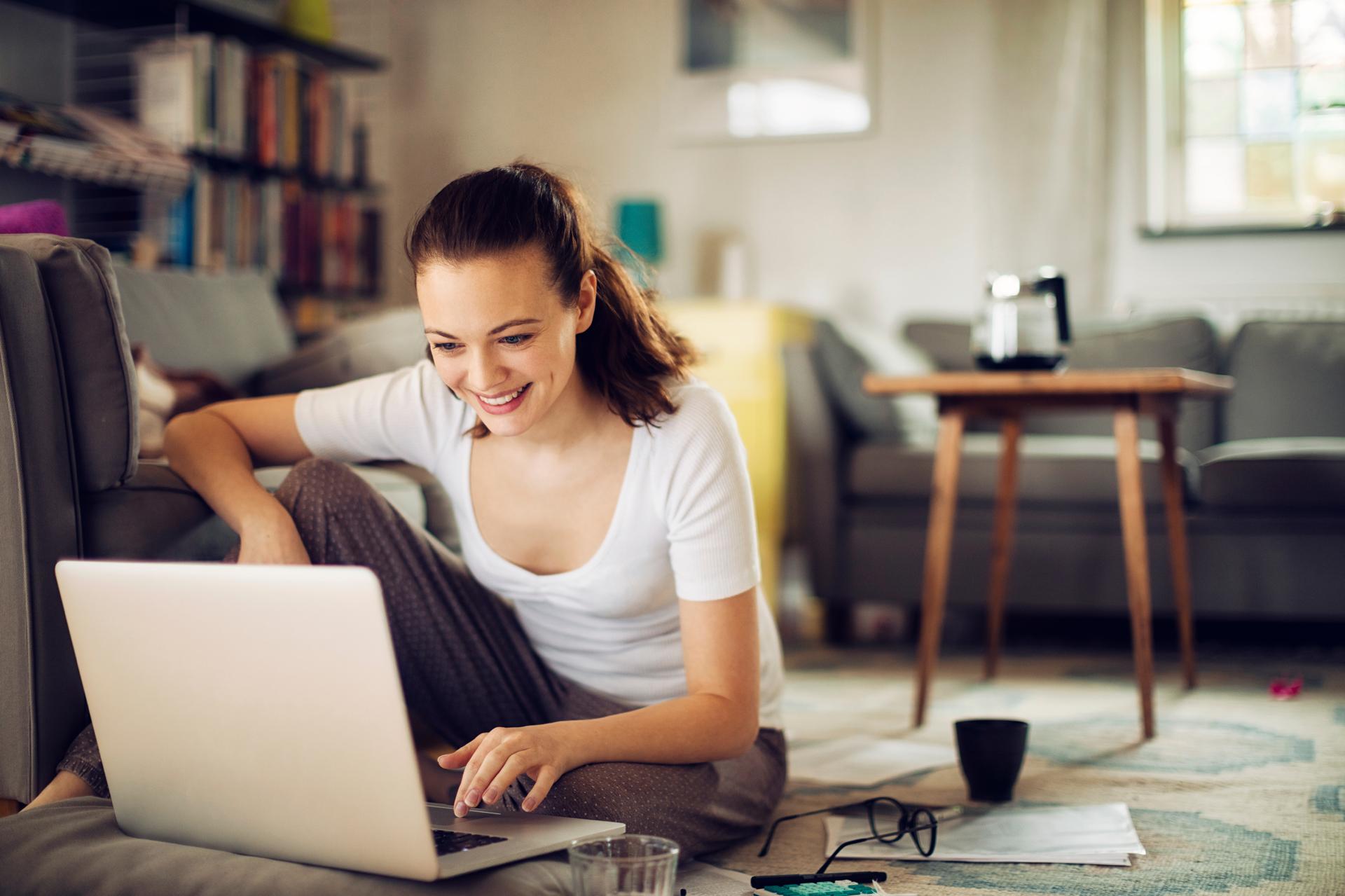 Mädchen, Dame, fröhlich, jung, Laptop, PC