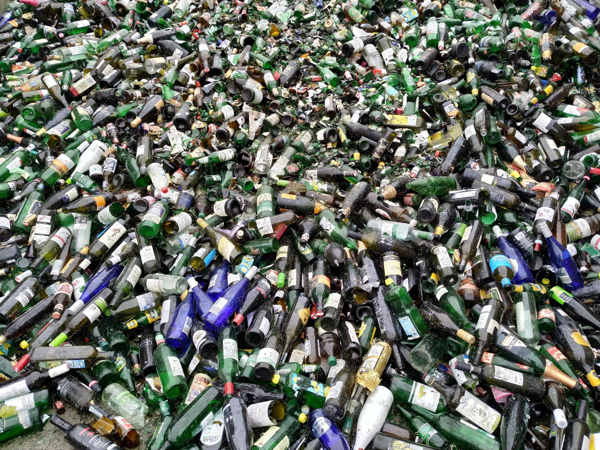 Weißglas Buntglas Abfall Fraktion Müll Altglas