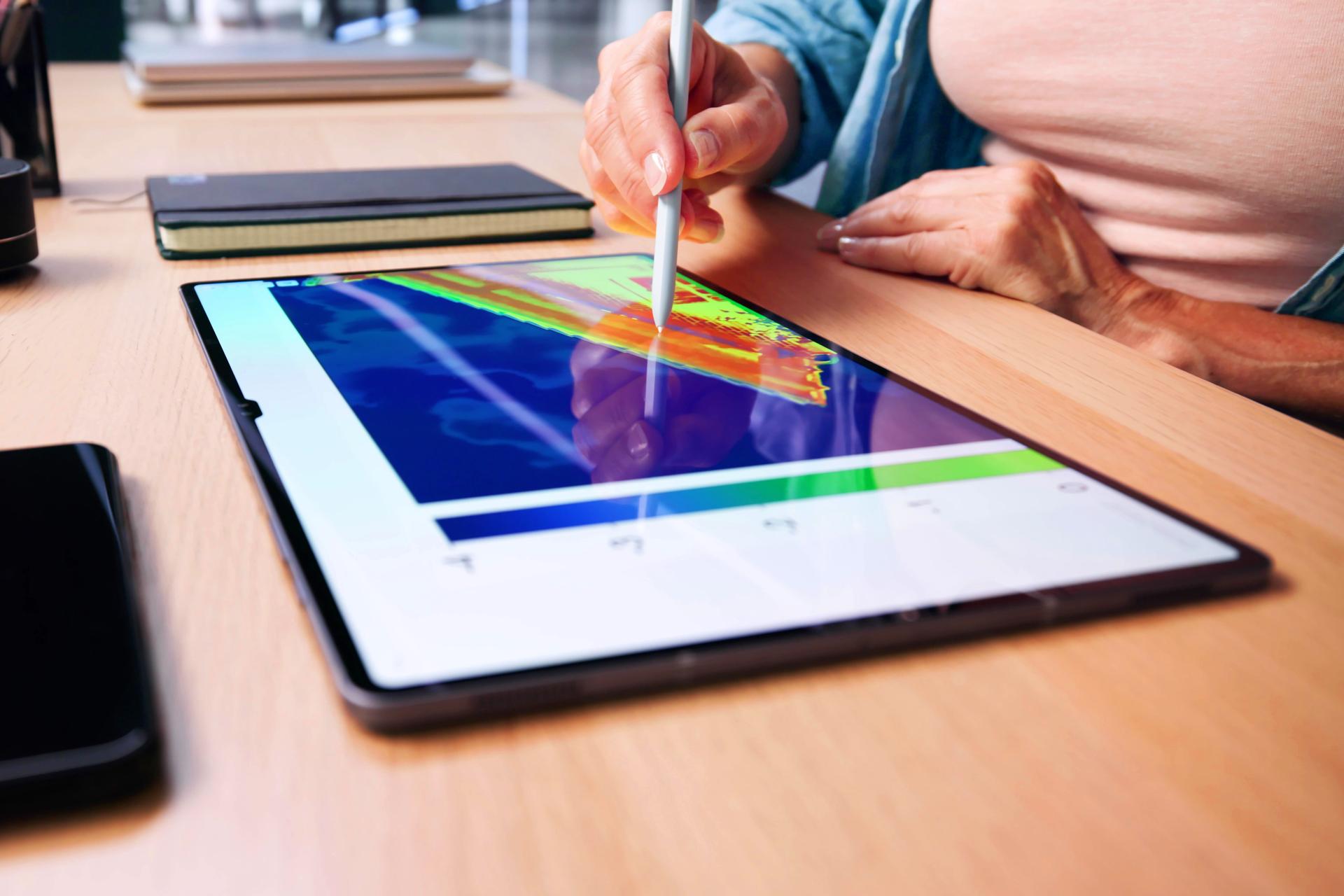 Thermal Insulation Analysis With Hear Imaging Camera. House Construction Efficiency
Ifea