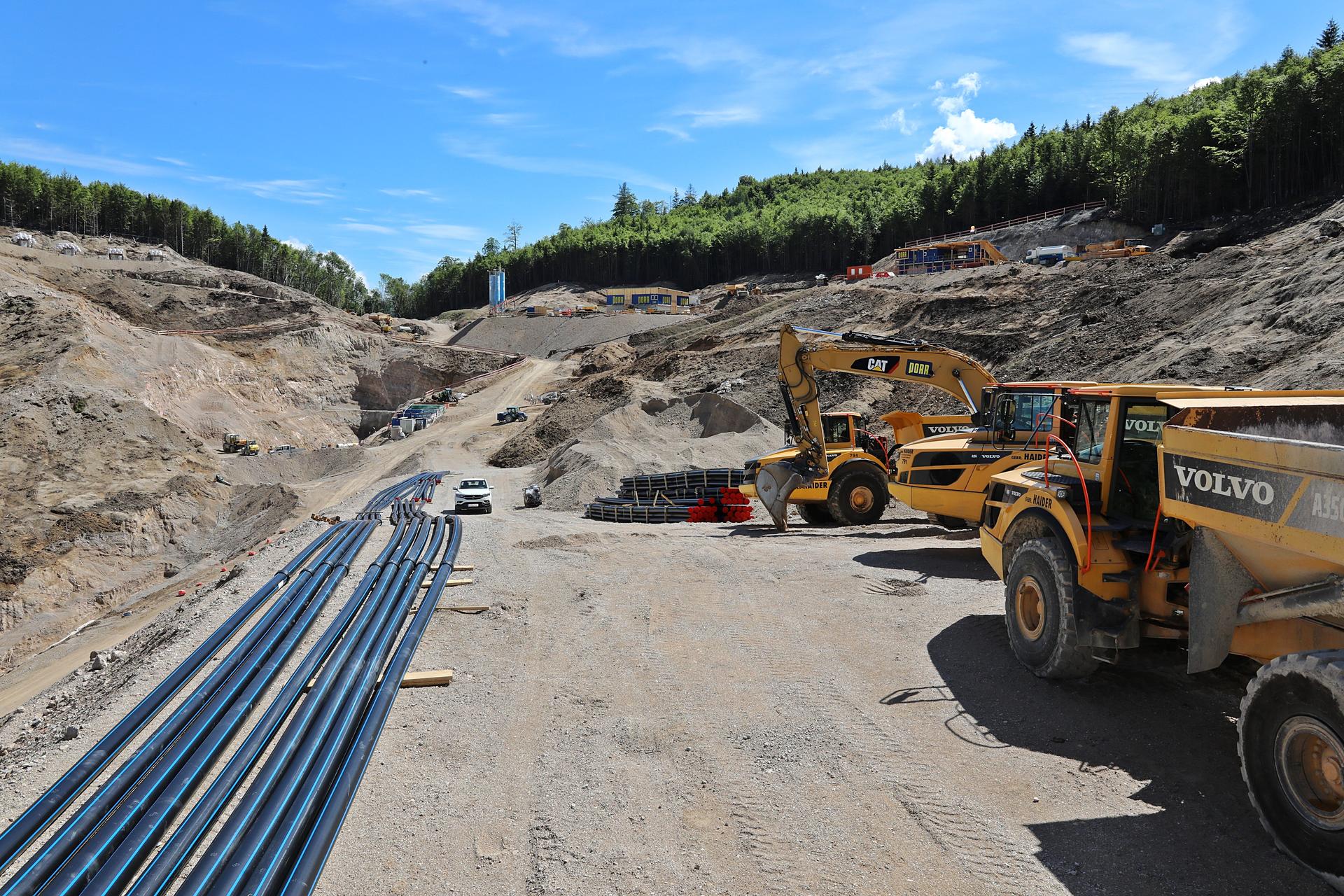 Baufortschritt PSKW Pumpspeicherkraftwerk Ebensee Juli 2024 Dammbau Oberwasserspeicher Druckstollen grüne Batterie