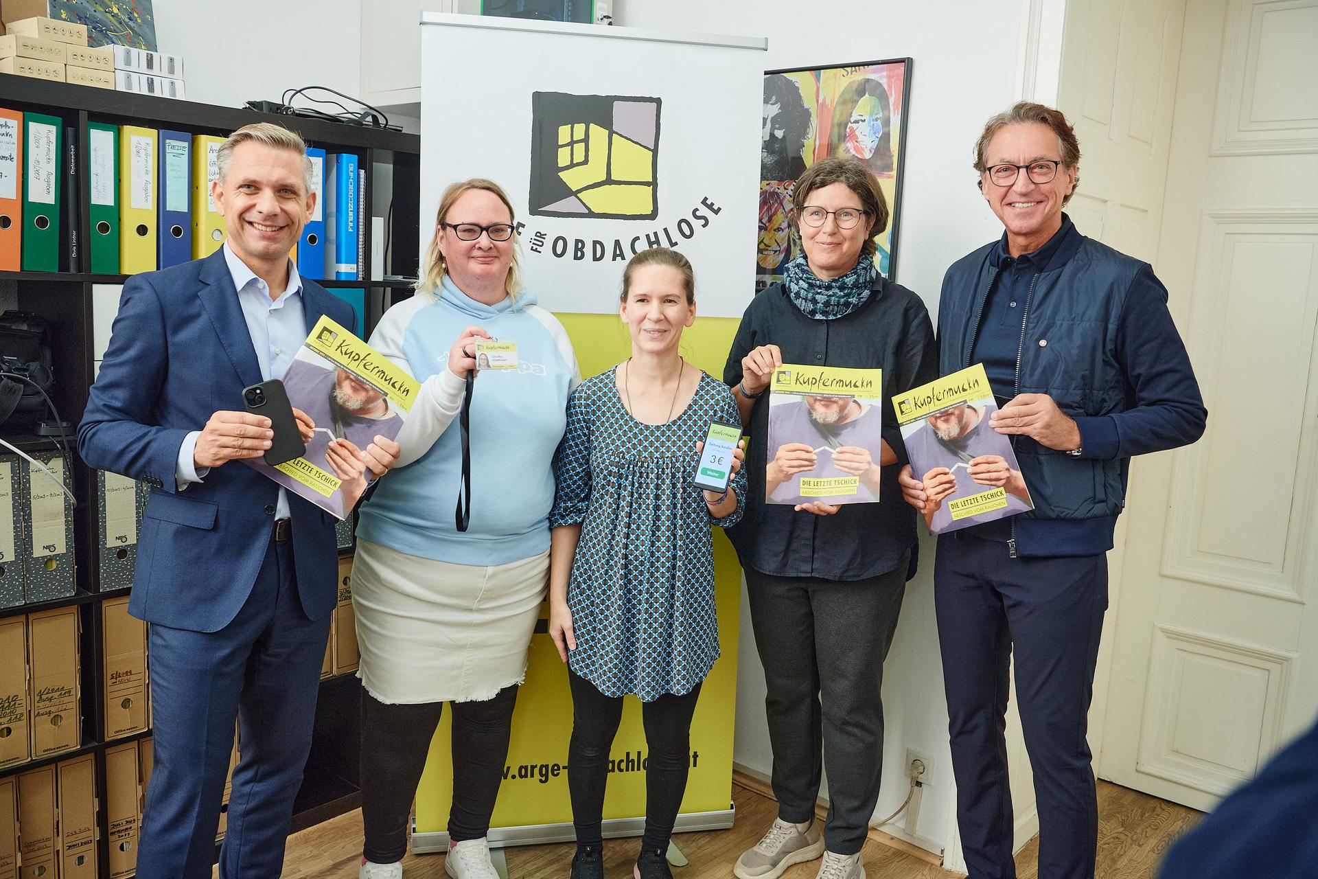 PK Kupfermuckn digitale Bezahlmöglichkeit Erwreiterung soziale Kooperation
LR Wolfgang Hattmannsdorfer
Claudia Stadlbauer
Katharina Krizsanits
Daniela Warger
CEO Leonhard Schitter