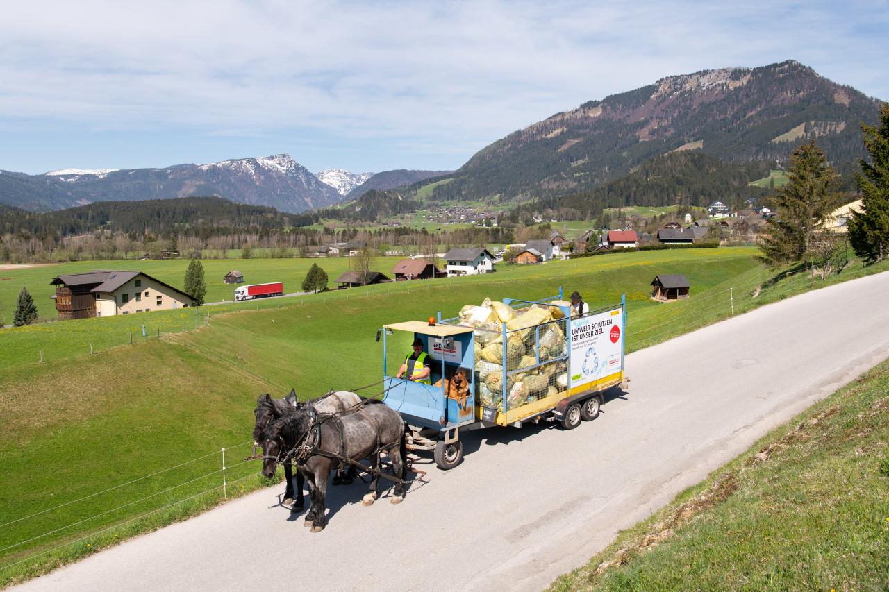 Pferdefuhrwerk Bad Mitterndorf Gelber Sack