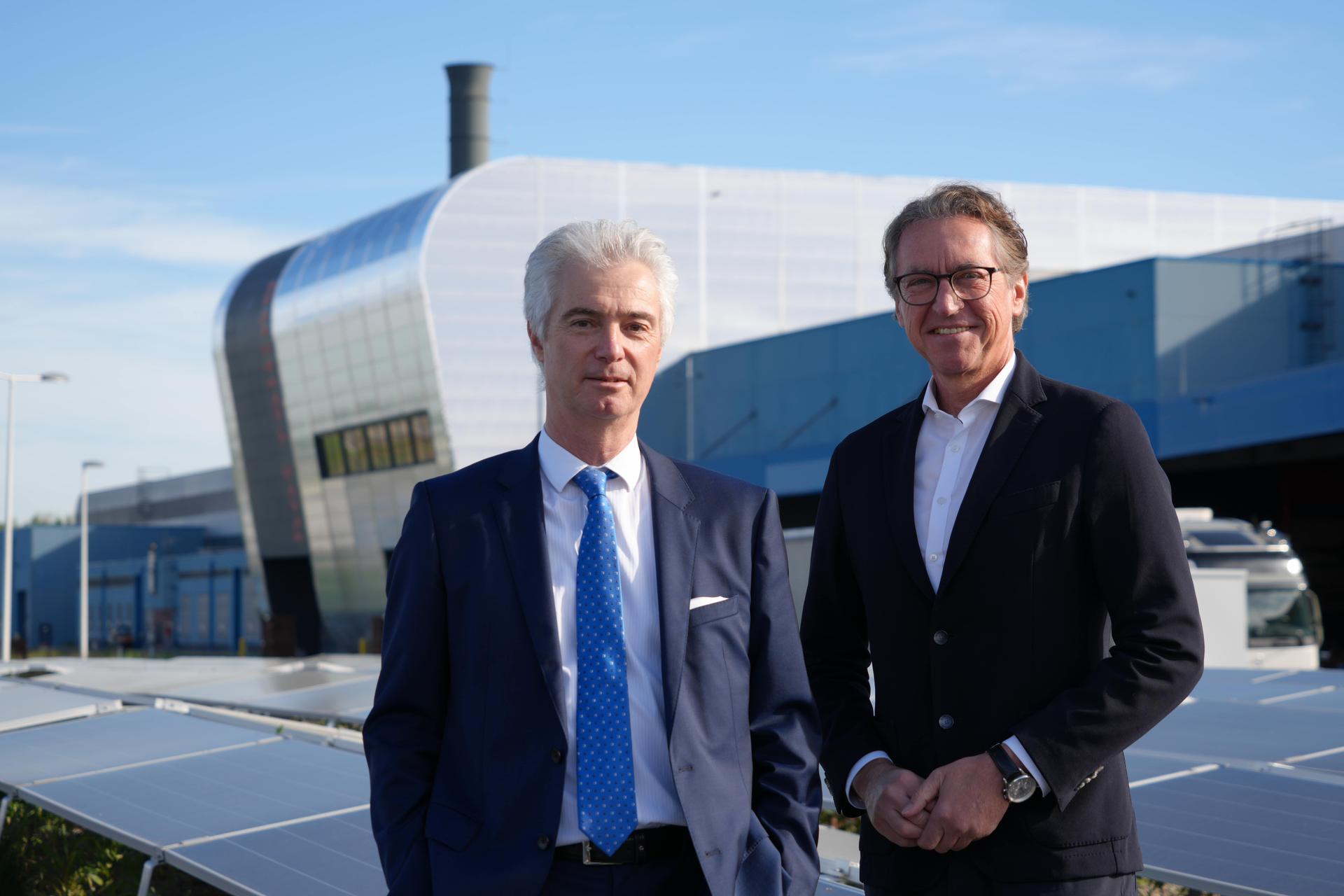Erweiterung PV-Anlage Photovoltaik Contracting AMAG Austria Metall AG 
CEO Leonhard Schitter
CEO Helmut Kaufmann