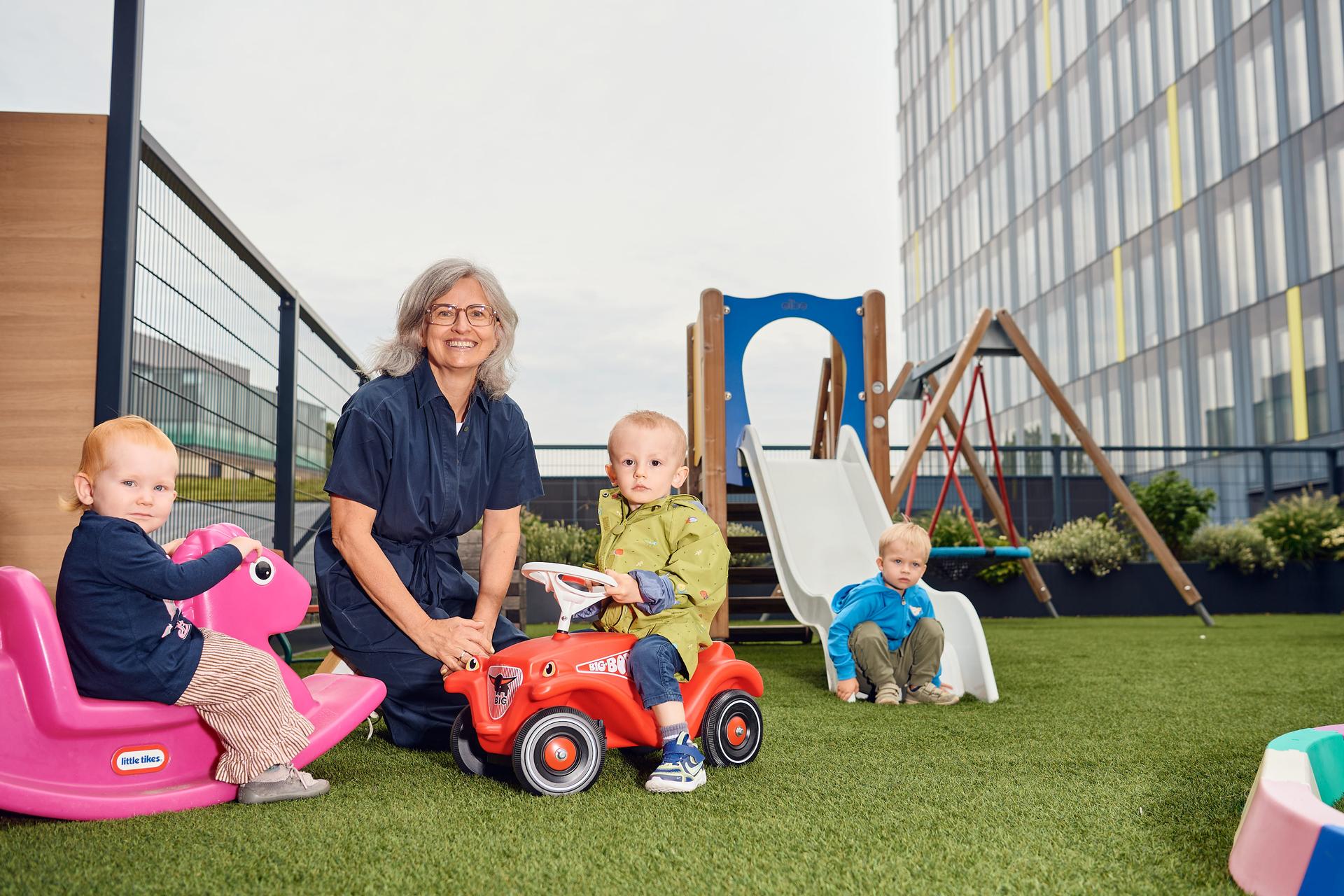 Erweiterung Loomiland 2026 Kinderbetreuung betriebliche Kinderbetreuungseinrichtung Familienfreundlicher Arbeitgeber
CFO Eva Schinkinger
Paulina Schindl-Mühlburger
Anton Kratky
Johann Scheiber