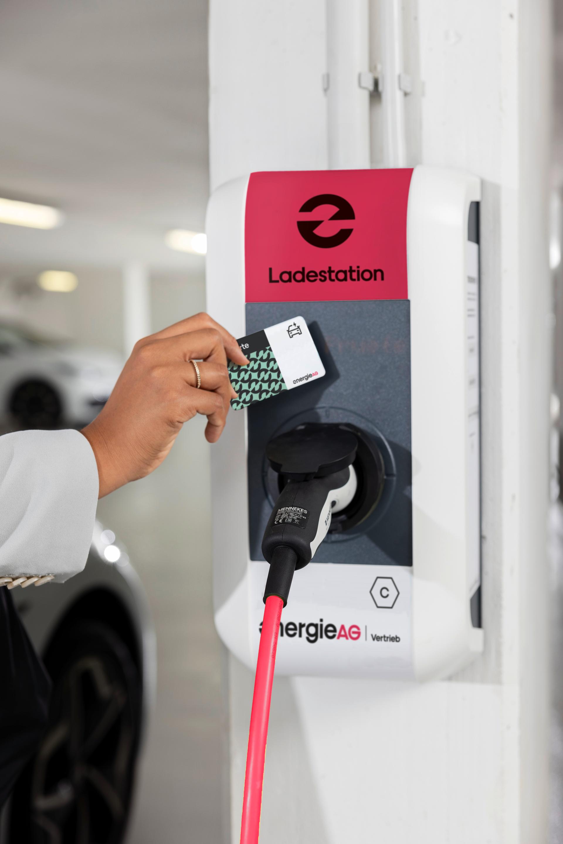 E-Mobilität Elektroauto Laden Ladekarte